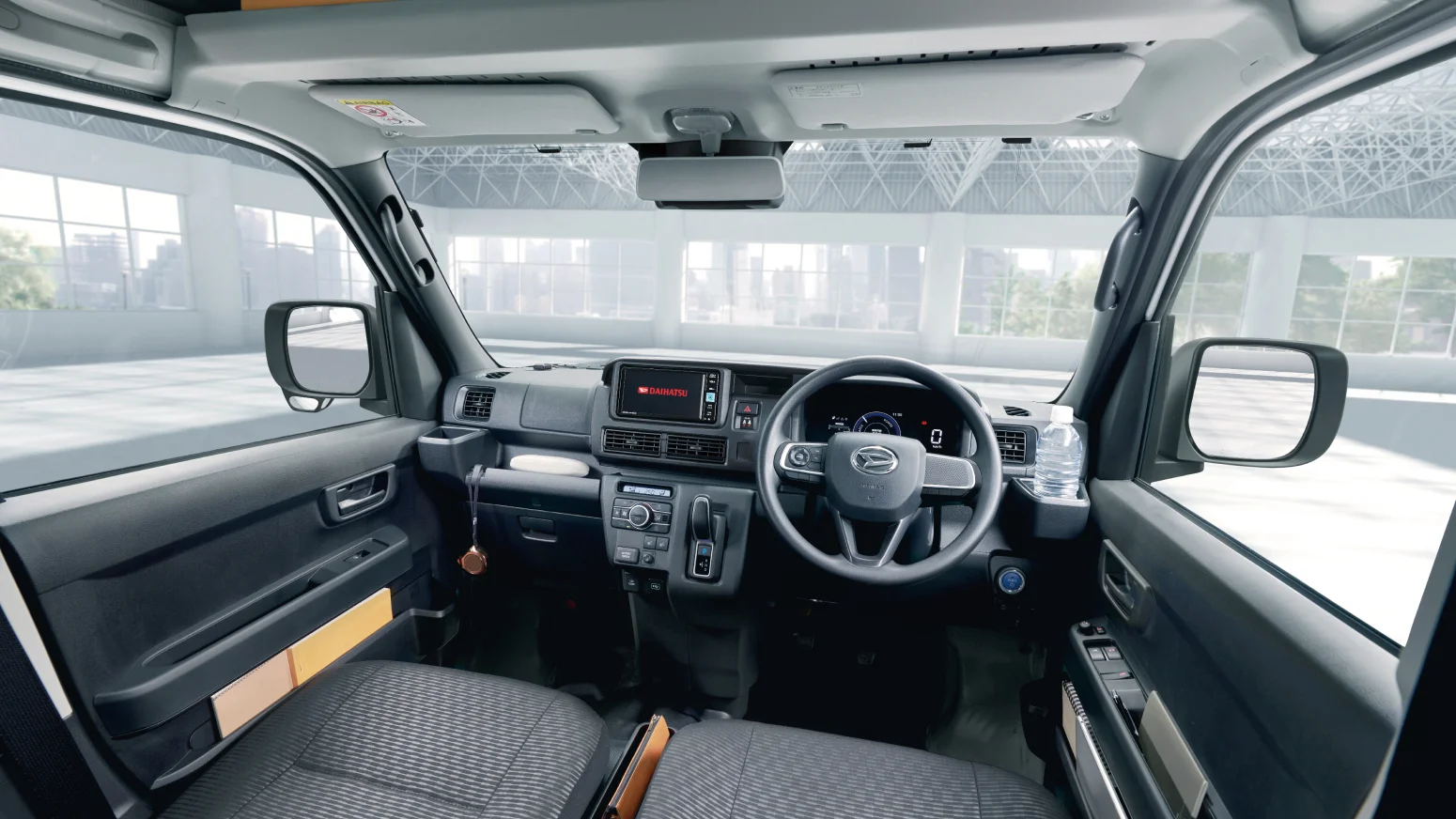 画像：運転席側から見た車内前方の室内装備