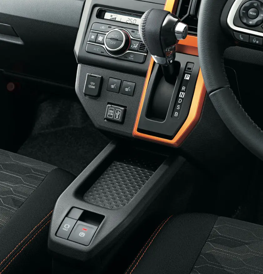 公式 タフトの車内空間と荷室 ダイハツ