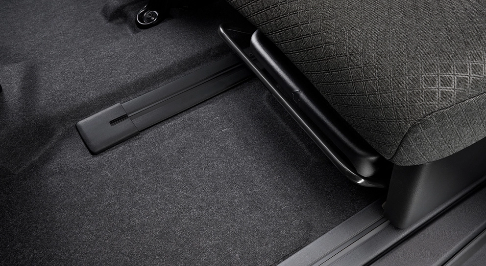 シートアンダートレイ（助手席用）①