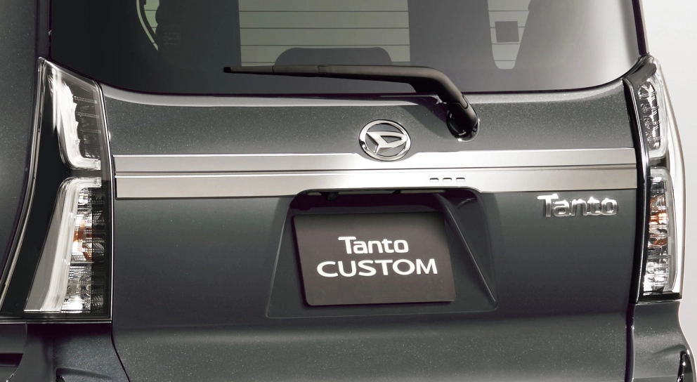 バックドアガーニッシュ（メッキ）