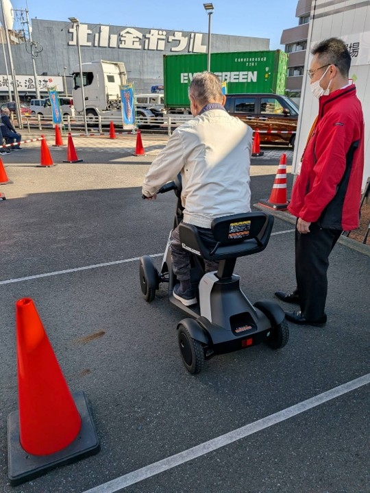 ｅ-SNEAKERにも実車体験