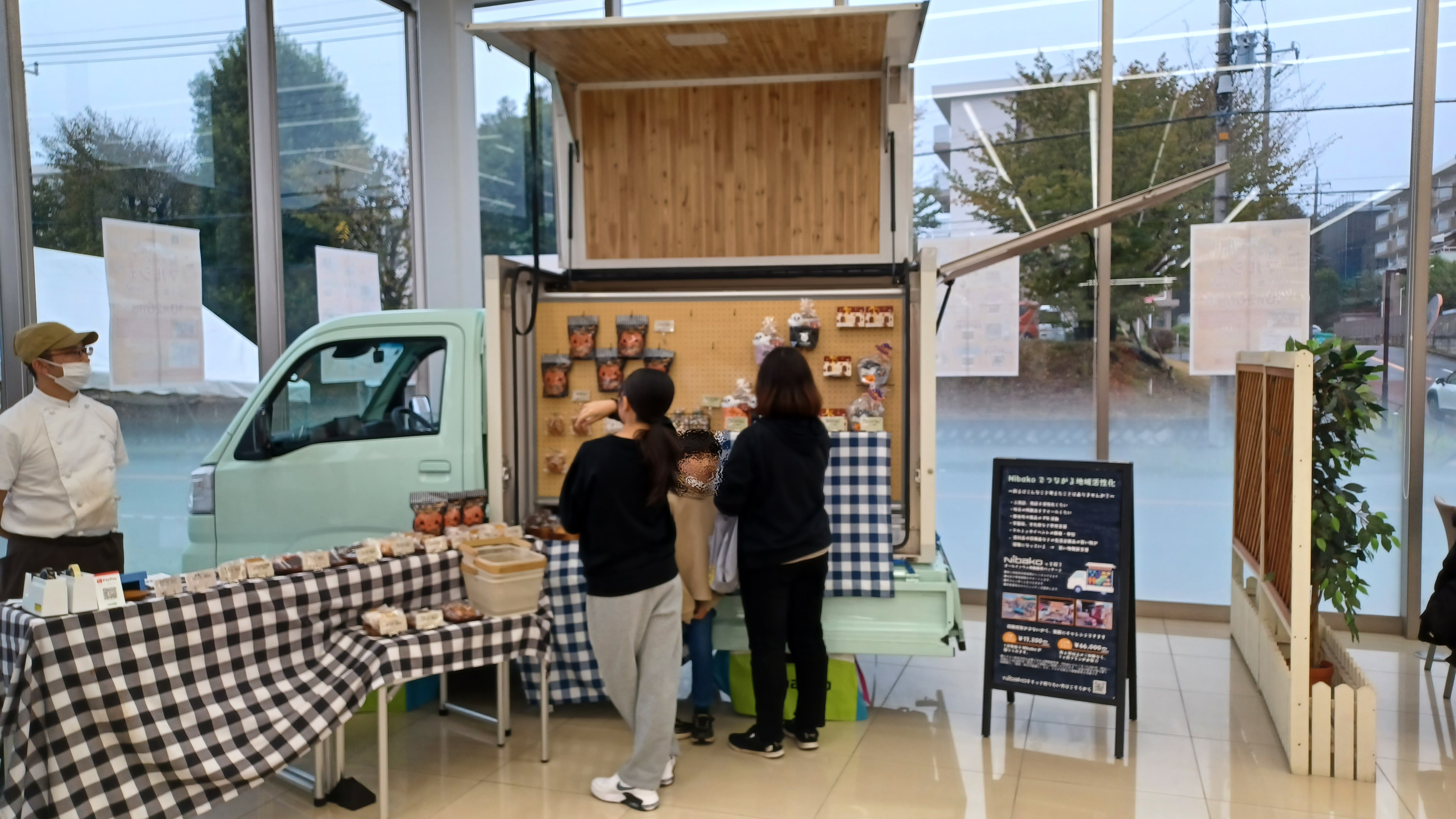 美味しい焼き菓子やプリンも大人気
