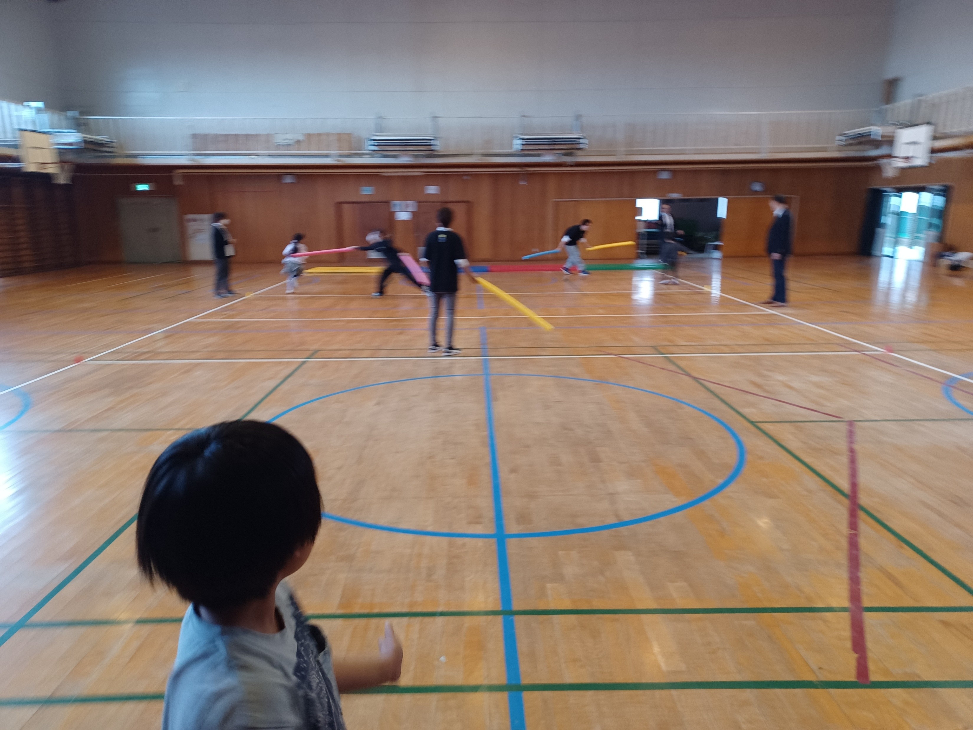 棒でタッチされないようにトライを決めよう！
