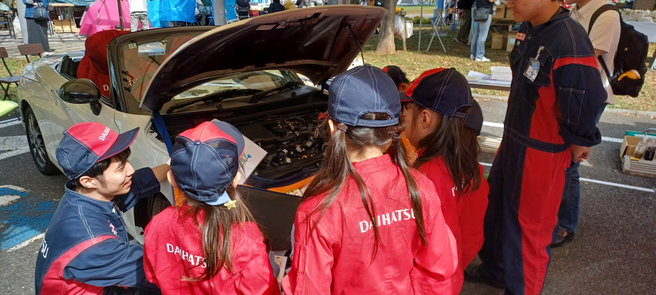 先生の説明を一生懸命聞いてくれました。