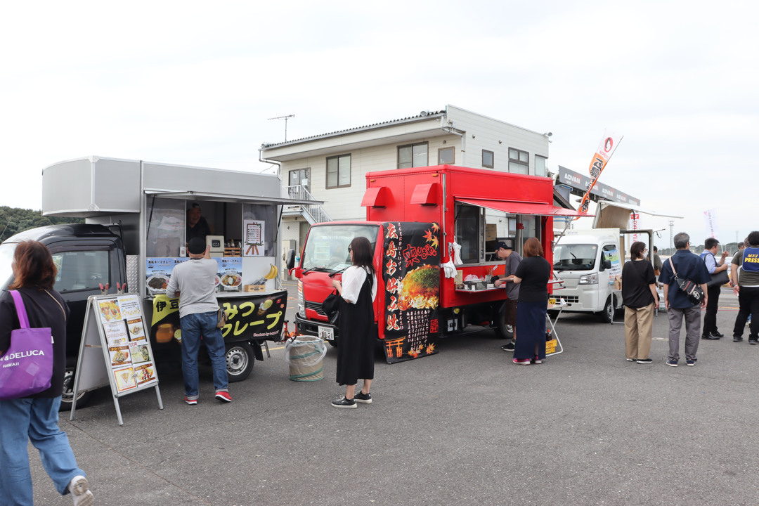 お腹がすいたら…キッチンカーでお腹を満たしていただき