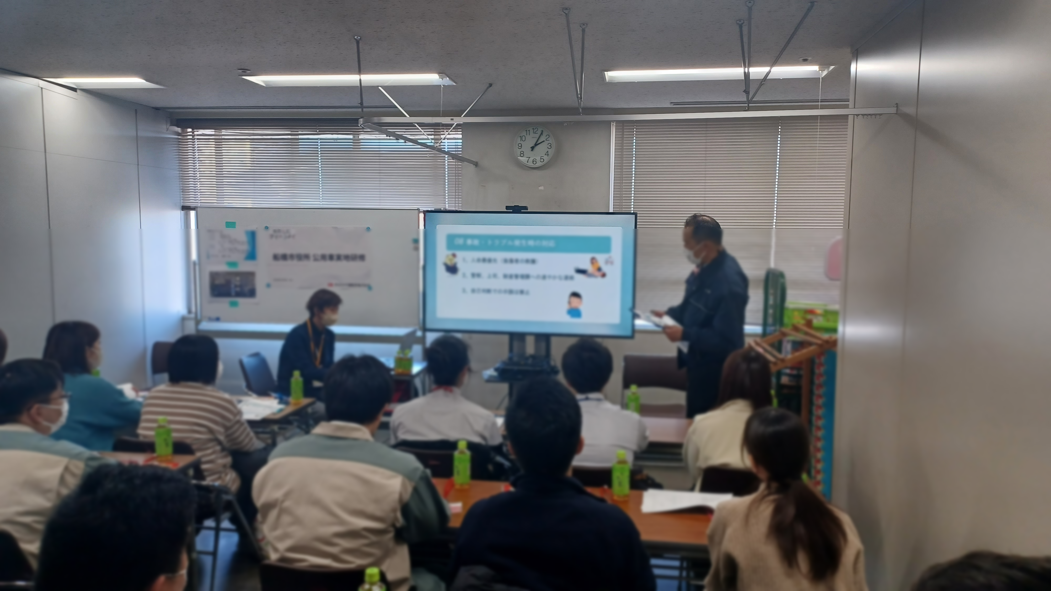 座学で は、日常点検の重要性や安全運転に対する意識を再度確認
