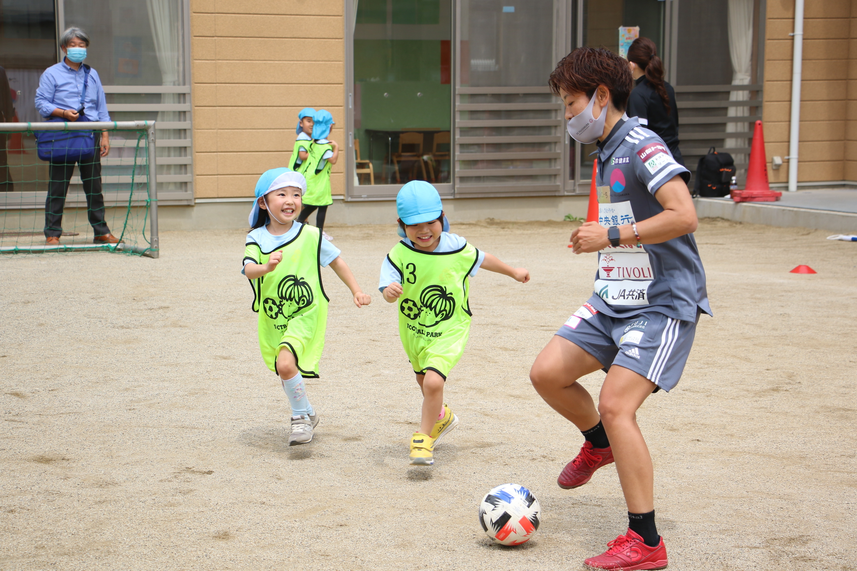 Fcふじざくら山梨 山梨ダイハツ サッカーを楽しもうプロジェクト 保育園サッカー教室 Light You Up アクション ダイハツ工業株式会社
