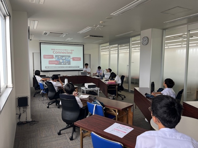 座学で車業界を学習