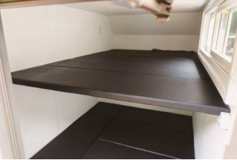 専用のマットを引けば2段ベッドへ早変わり!
