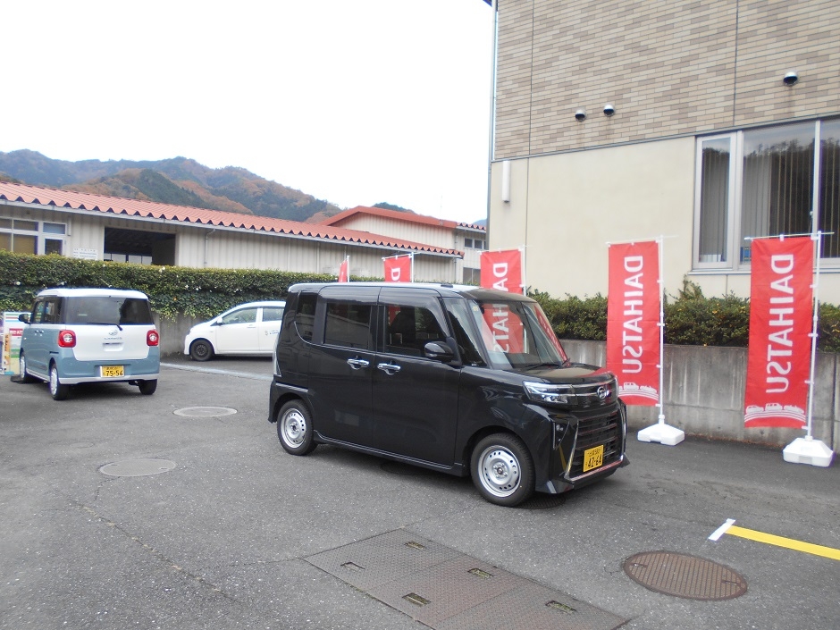 今回はムーヴキャンバスとタント カスタムでスマートアシスト機能を体験していただきました。