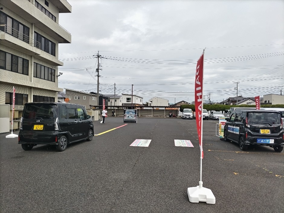 今回はタントカスタムとムーヴでスマートアシスト機能を体験していただきました。