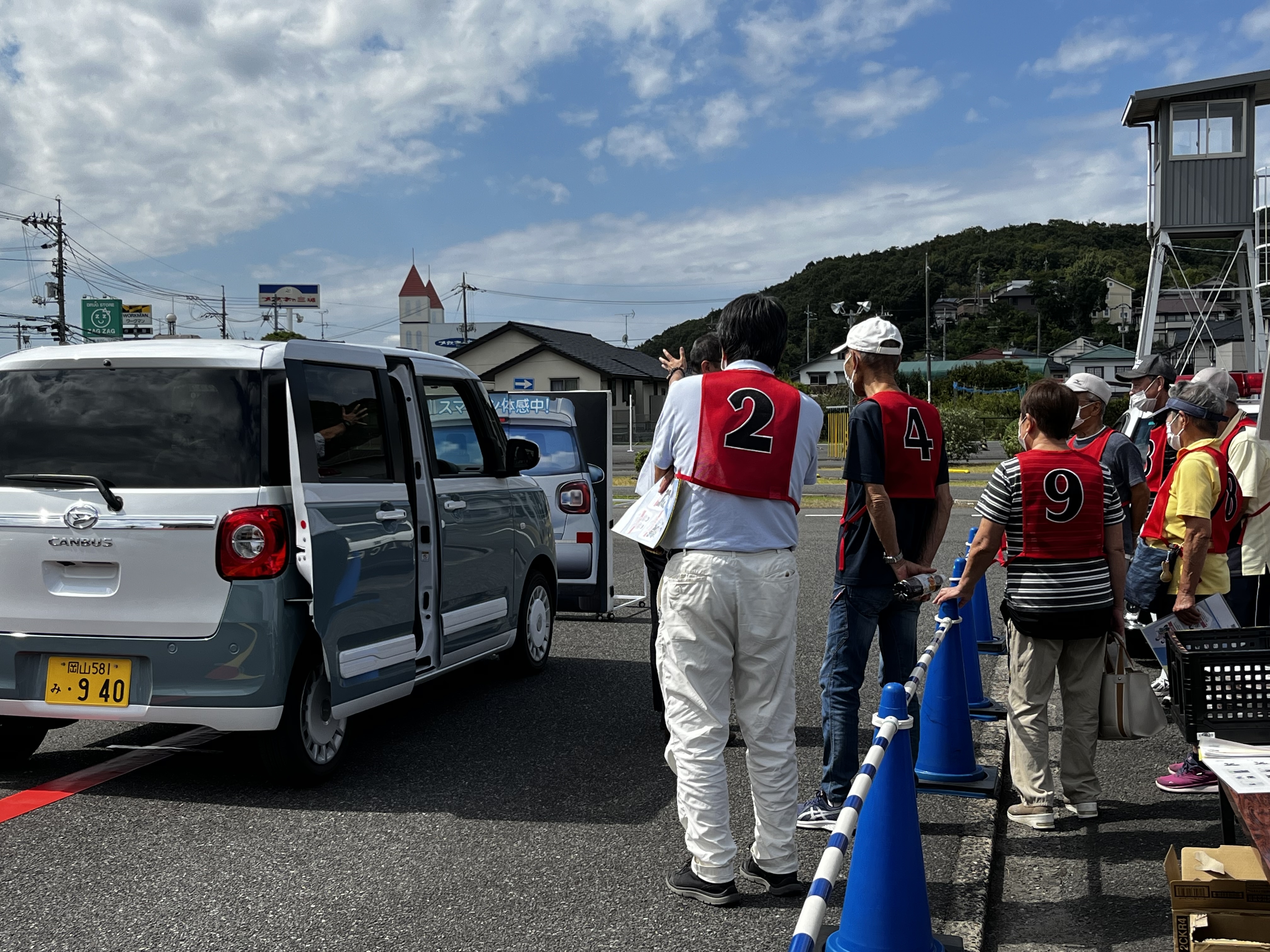 順番に体験してもらいます
