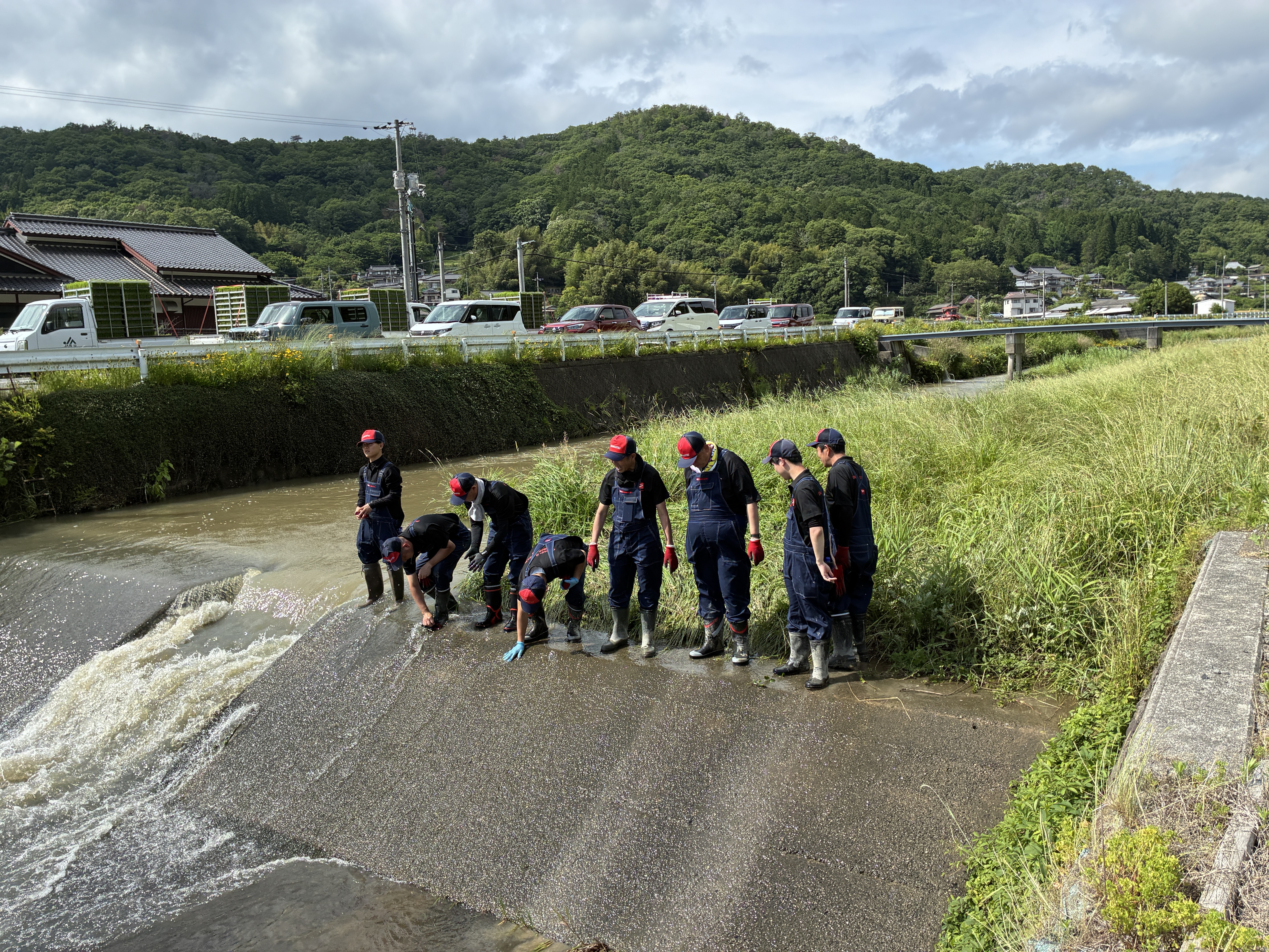 最後は、恒例の長靴洗い