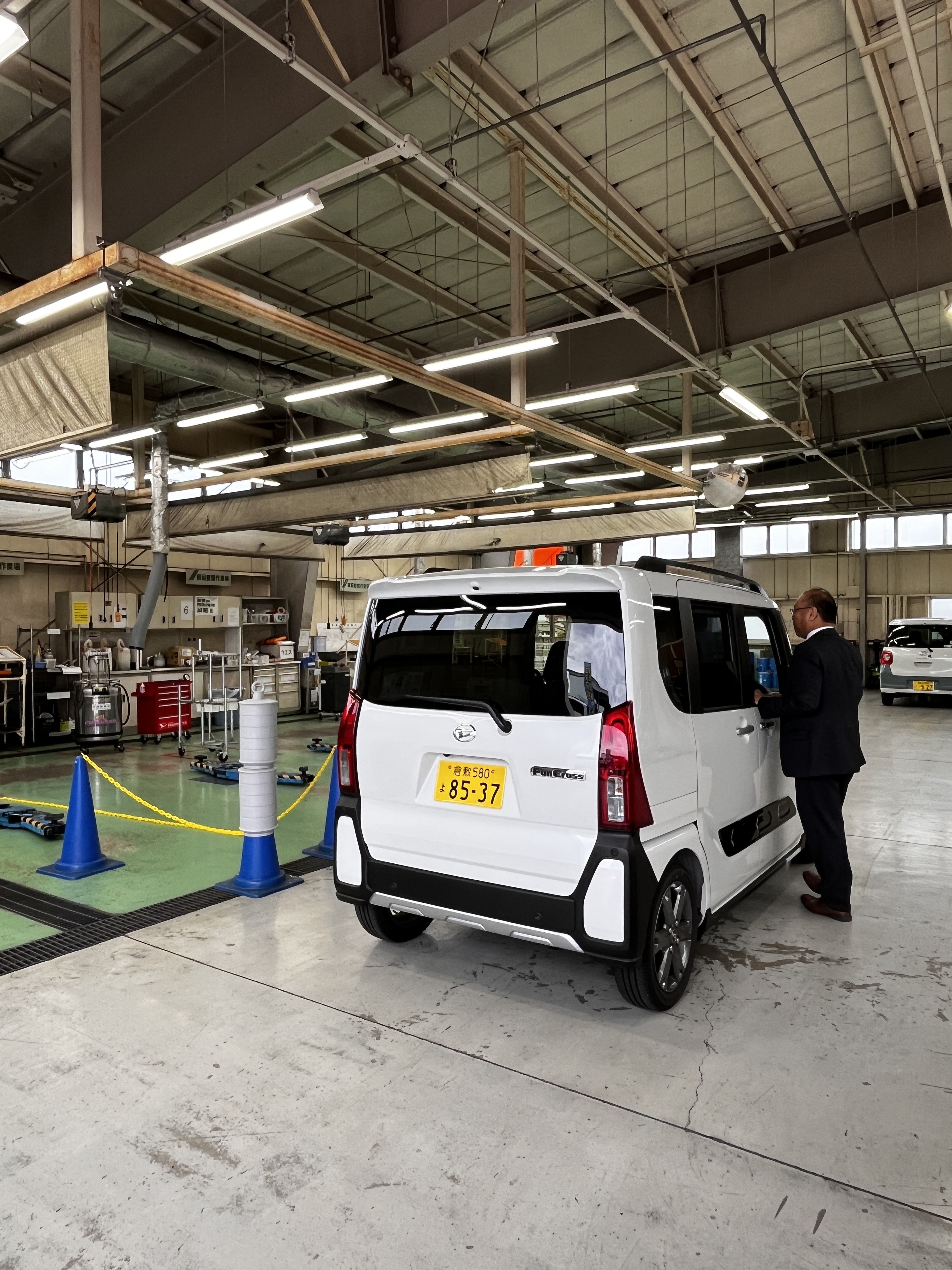 中庄店スタッフも死角視認体験のご説明に挑戦！