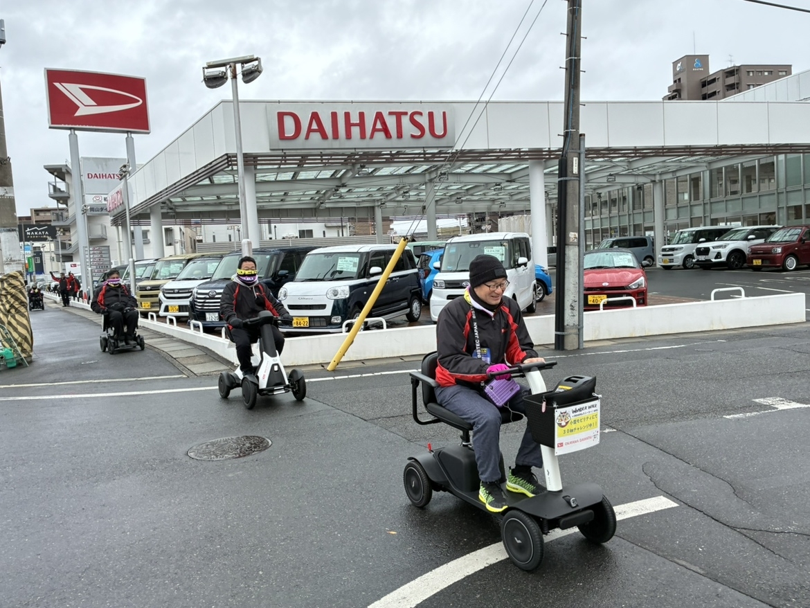 役員の応援を背に、次のチェックポイント「ブランチ岡山北長瀬」に向かいます
