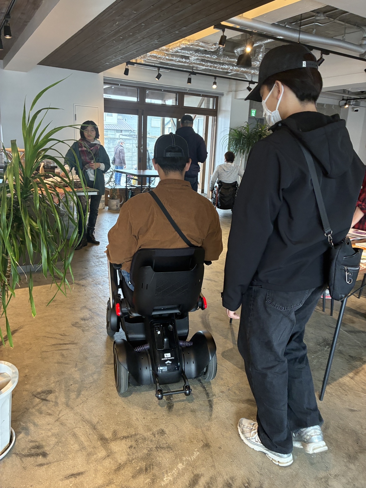 グループごとに通過ポイントやタスクの確認をして…