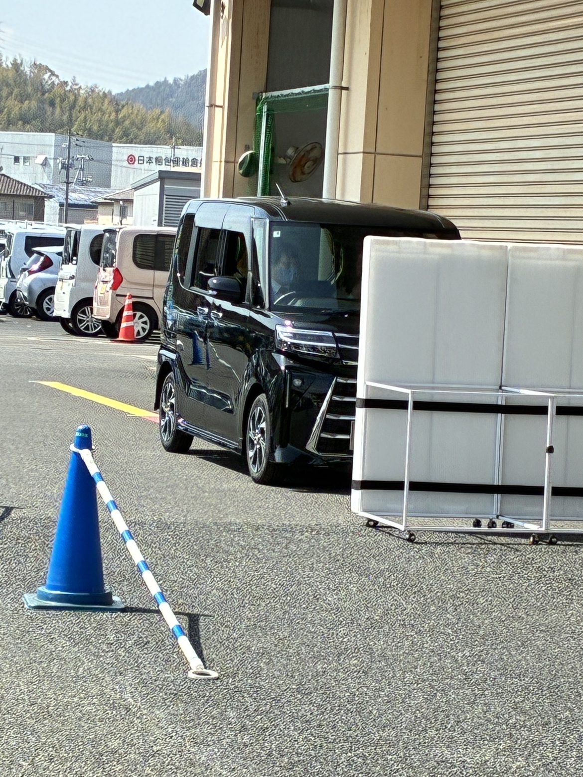 今回のデモカーはタントです