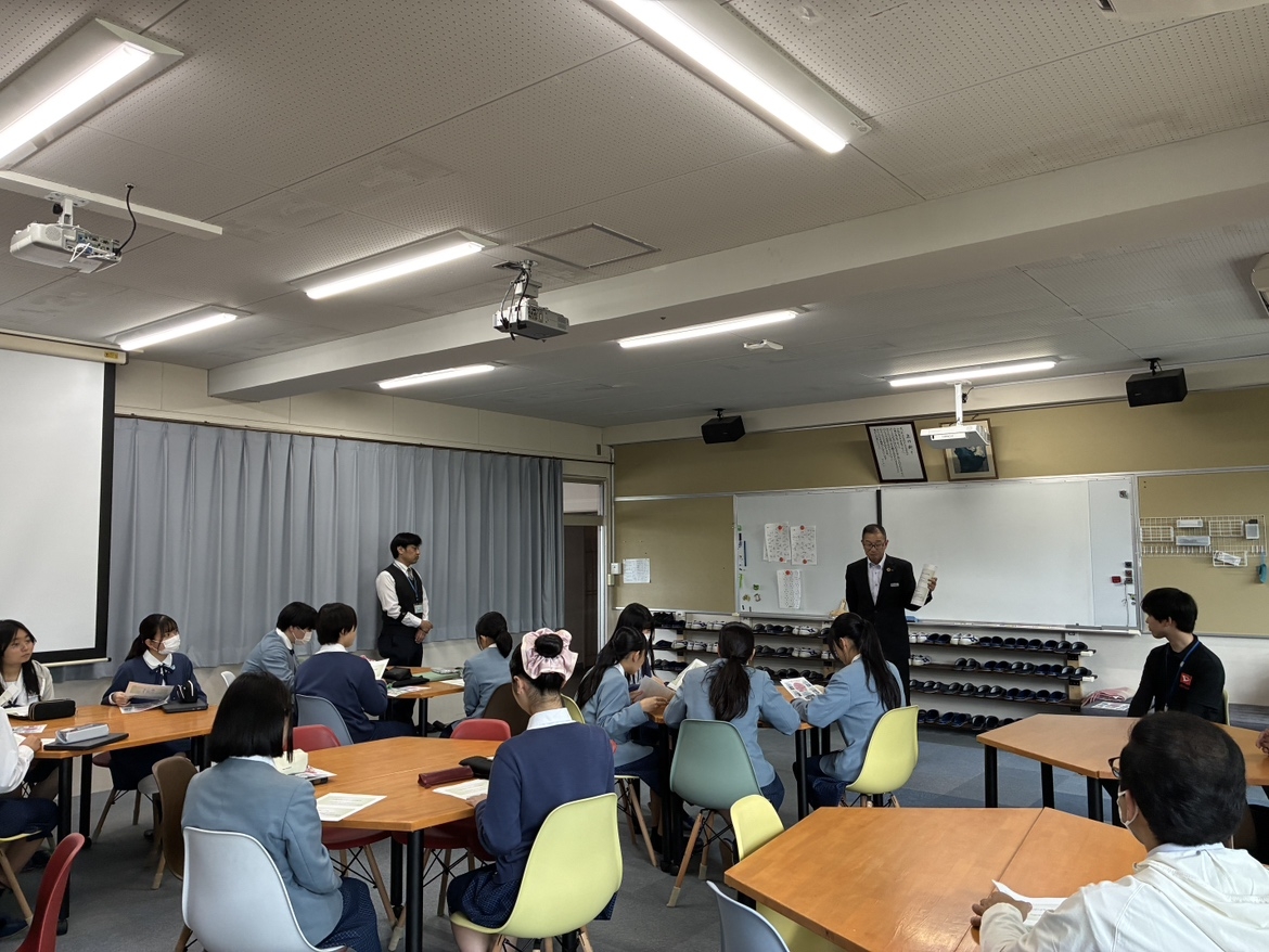 16人の生徒たちが集まってくれました