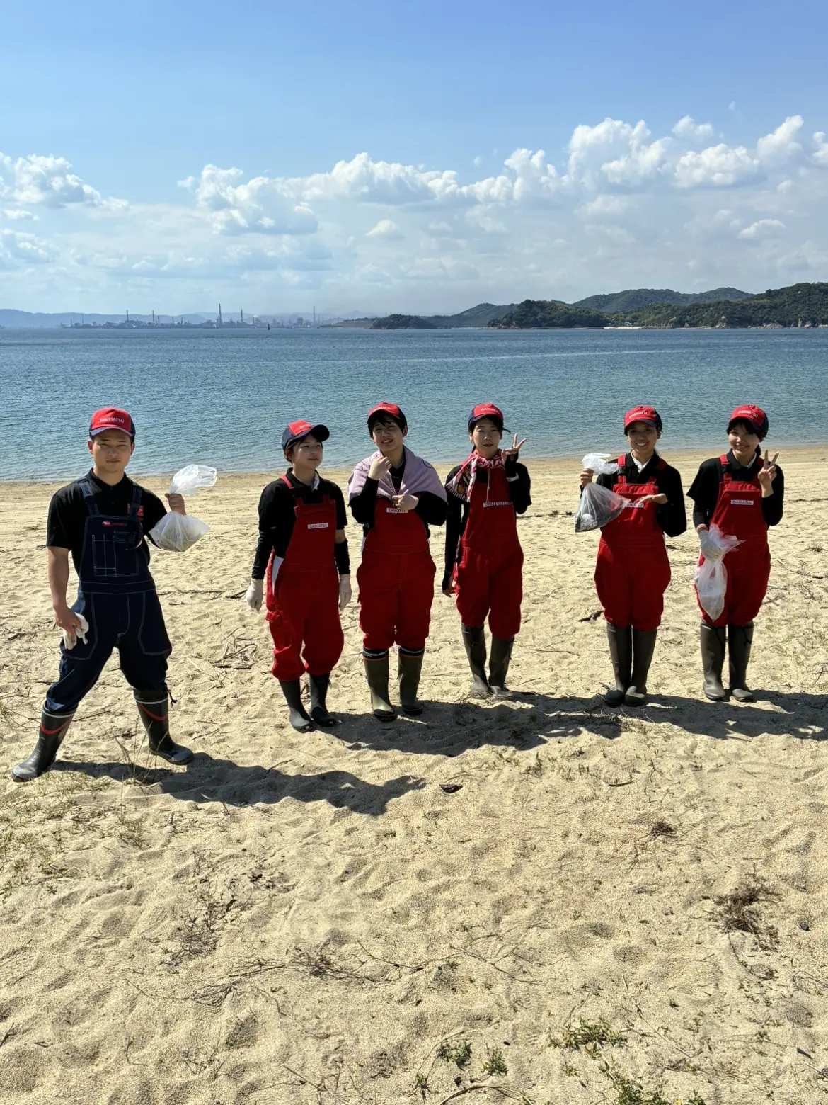 白い砂が美しいですね