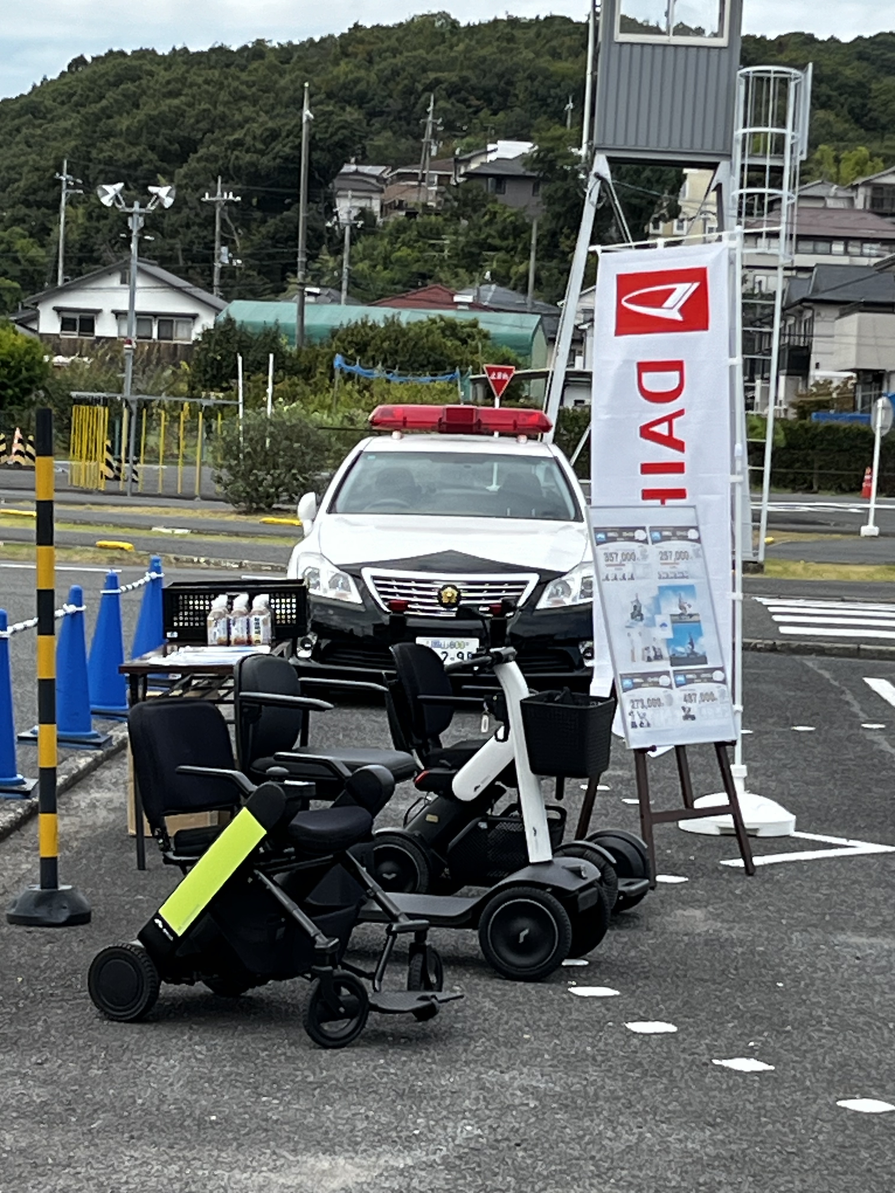 パトカーとWHILLのコラボ
