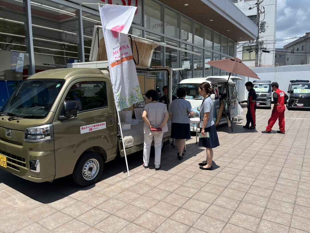 マルシェの終わりはスタッフたちのお楽しみタイムです(^^♪