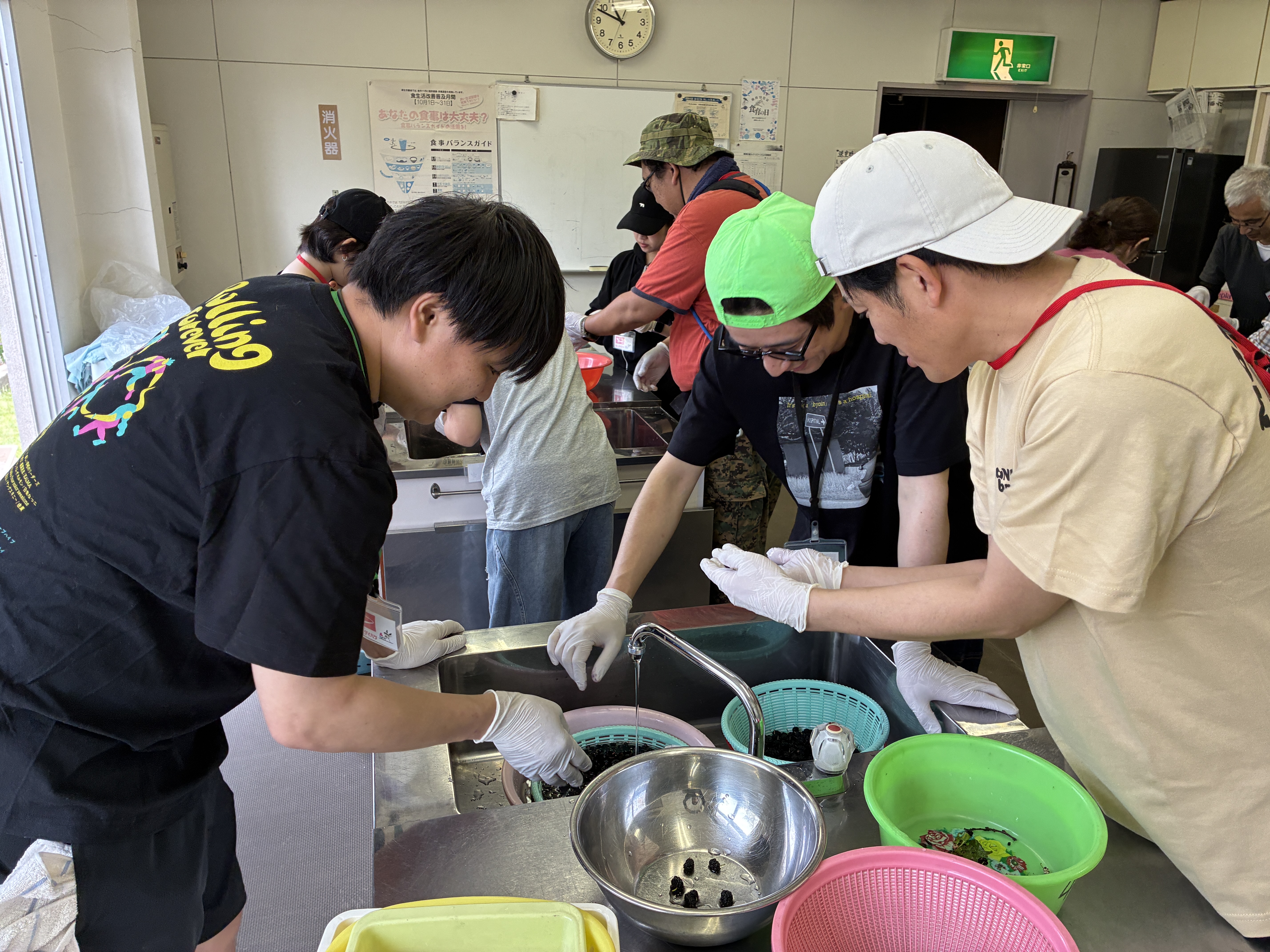 サービスマンチーム。完璧な選別の技を見せます