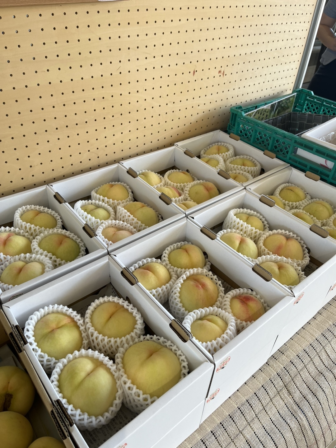 桃のミニマルシェ開催！ IN水島店｜地域とつながる活動｜ダイハツ工業