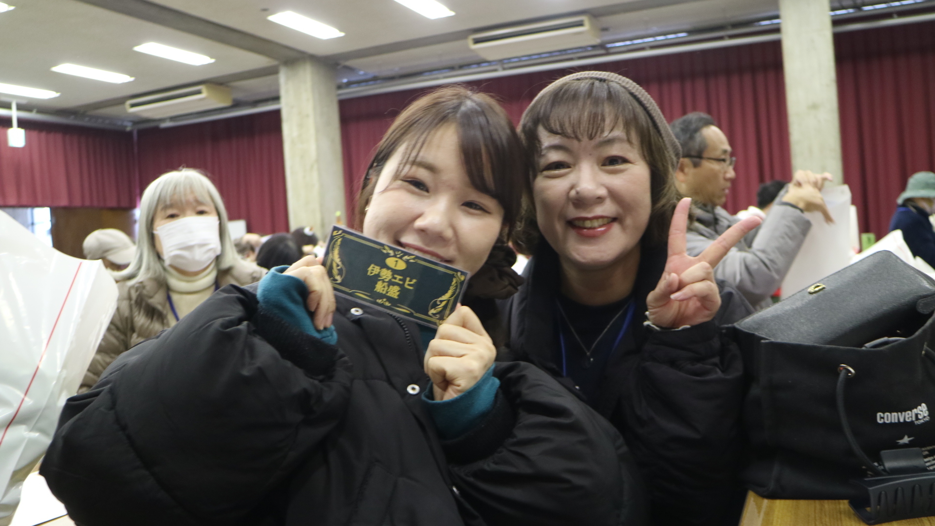 ▲優勝チームの景品は伊勢エビ船盛！