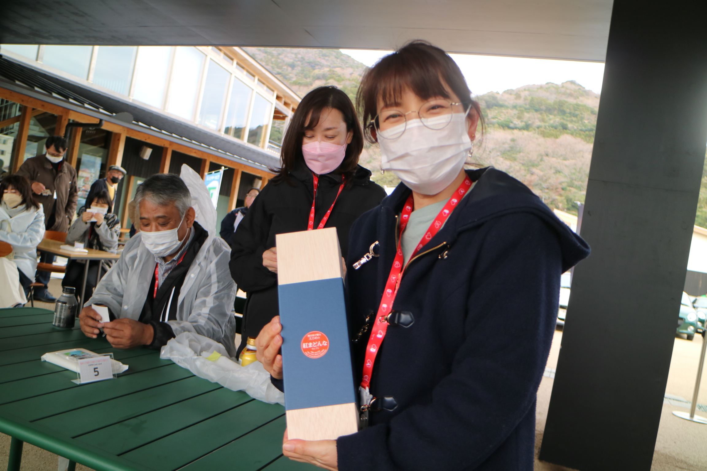 ふたみシーサイド公園「道の駅ふたみ」にて購入した、高級柑橘ジュース！ビンゴ大会1位おめでとうございます！